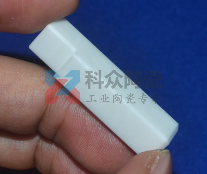 氧化鋯陶瓷在工業上會逐漸取代氧化鋁陶瓷嗎？